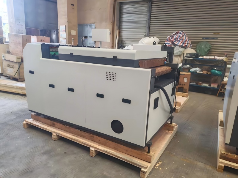 New Star SGUV-760A Mesin Lapisan UV Otomatis bakal dikirim.